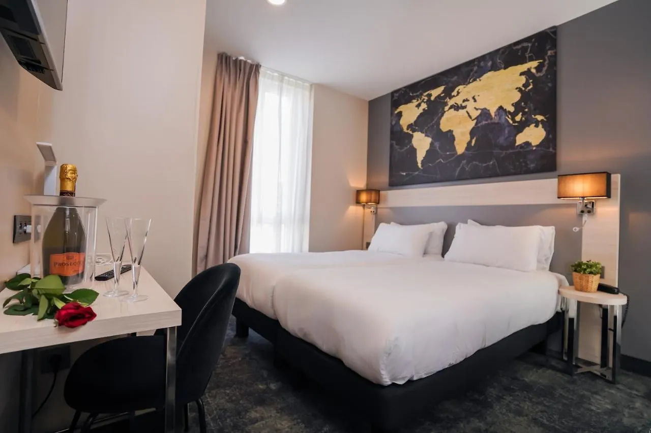 Hotel Univers Nice 4*,  France